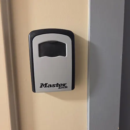 Beautiful Carre D'or *