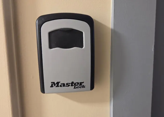 Beautiful Carre D'or *